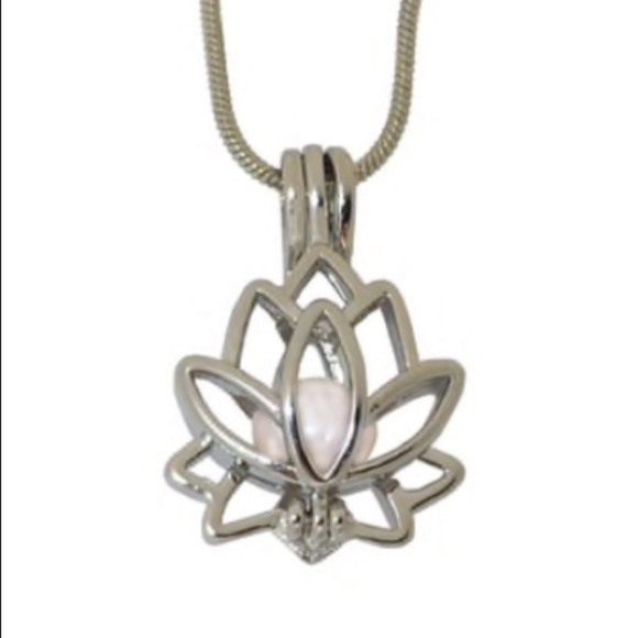 Jewelry - NEW Lotus Precious Pearl Necklace